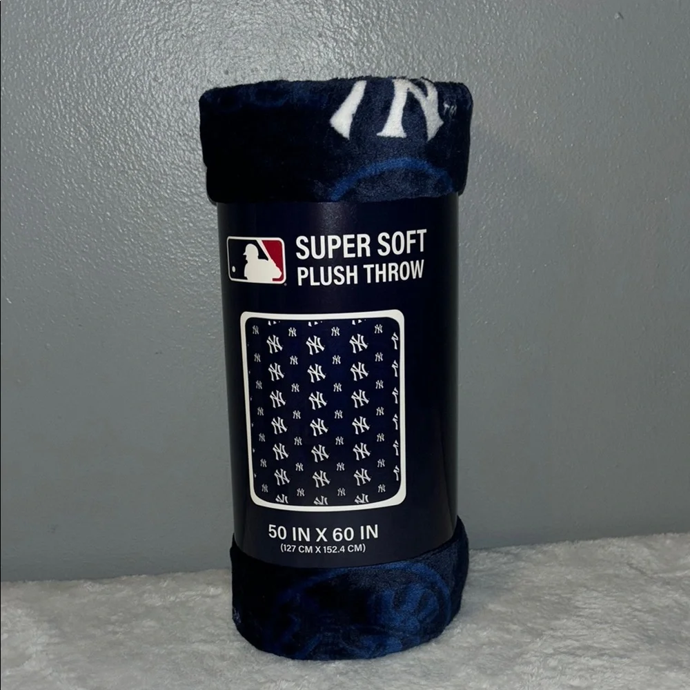MLB NY YANKEE Super Soft Plush Throw - Navy TEAM LOGO - Picture 2 of 2